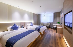 Kuştüyü yorgan, yastık yüzeyli yatak, ses yalıtımı, ütü/ütü masası 