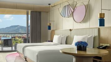 スーペリア ルーム ダブルベッド 2 台 レイクビュー | ミニバー、セーフティボックス (室内)、デスク、ノートパソコン用作業スペース