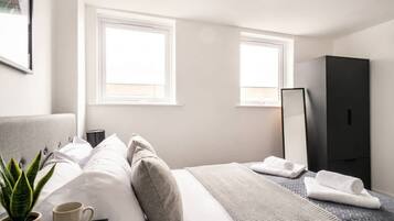 1 bedroom, desk, iron/ironing board, WiFi