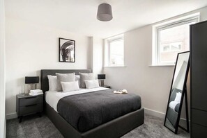 1 Schlafzimmer, Schreibtisch, Bügeleisen/Bügelbrett, WLAN