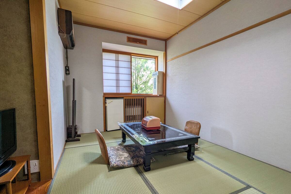 ห้องทราดิชันนัลทวิน, ปลอดบุหรี่ (Japanese, 7.5 Tatami, Private toilet) | โต๊ะทำงาน, Wi-Fi ฟรี, ผ้าปูที่นอน