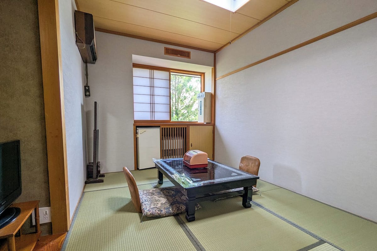 Traditional-Zweibettzimmer, Nichtraucher (Japanese, 7.5 Tatami, Private toilet) | 1 Schlafzimmer, Schreibtisch, kostenloses WLAN, Bettwäsche