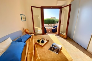 3 bedrooms, iron/ironing board, travel cot, free WiFi