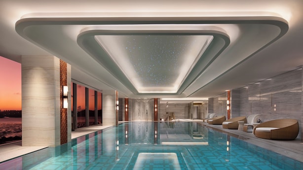 Kolam renang indoor