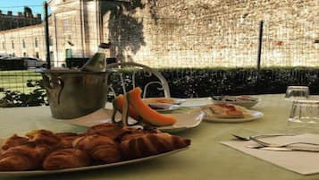 Tägliches inbegriffenes Frühstücksbuffet