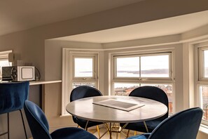 Tabla de planchar con plancha 