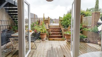 Desk, iron/ironing board