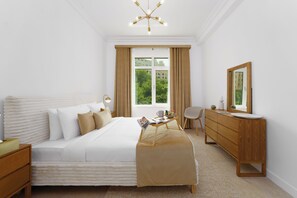 Apartment | 1 bedroom, in-room safe, blackout curtains, iron/ironing board - Maison Privee - Elegant Coastal Apt on Palm Jumeirah (Dubai)