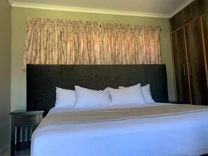 Individuelt dekorert, individuelt innredet og skrivebord