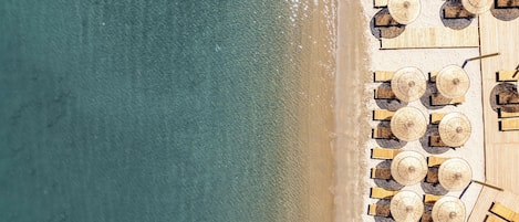 Yksityinen ranta, ilmaisia rantacabañoita, rantakuljetuspalvelu