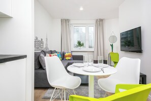 Estúdio, 1 quarto, cozinha | 1 quarto, espaço de trabalho para notebook, Wi-Fi de cortesia