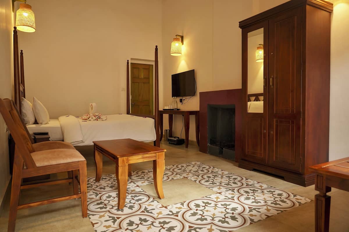 1 bedroom, Egyptian cotton sheets, premium bedding, in-room safe