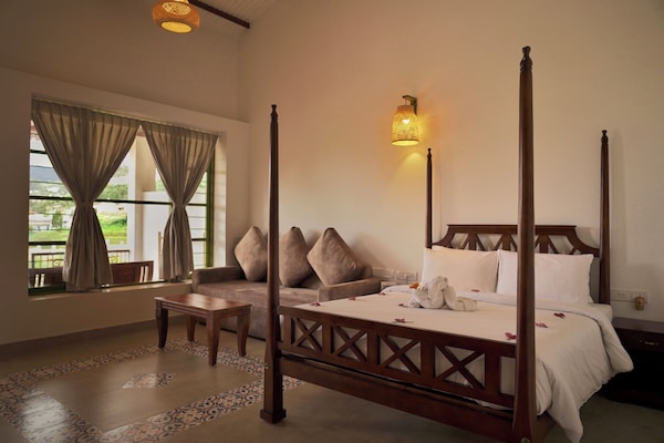 Egyptian cotton sheets, premium bedding, in-room safe