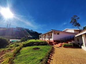 Front of property - Welbeck Vintage by Oxygen Resorts (Ootacamund)