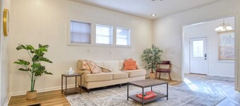 SoBro Bungalow - Office - Free Parking