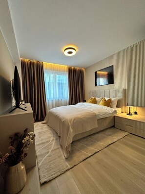 2 bedrooms, iron/ironing board, WiFi, bed sheets - Charming 2-bedroom apartment with AC and WiFi in delightful Brașov (Brașov)