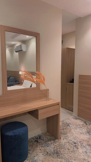 Family Apartment | Peti besi dalam bilik, langsir/tirai gelap terus, kalis bunyi 
