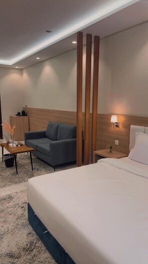 In-room safe, blackout drapes, soundproofing, iron/ironing board - Holiday Plus Mishrifah Apartments (Jeddah)