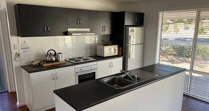 Elandra House - WiFi, pet friendly outside