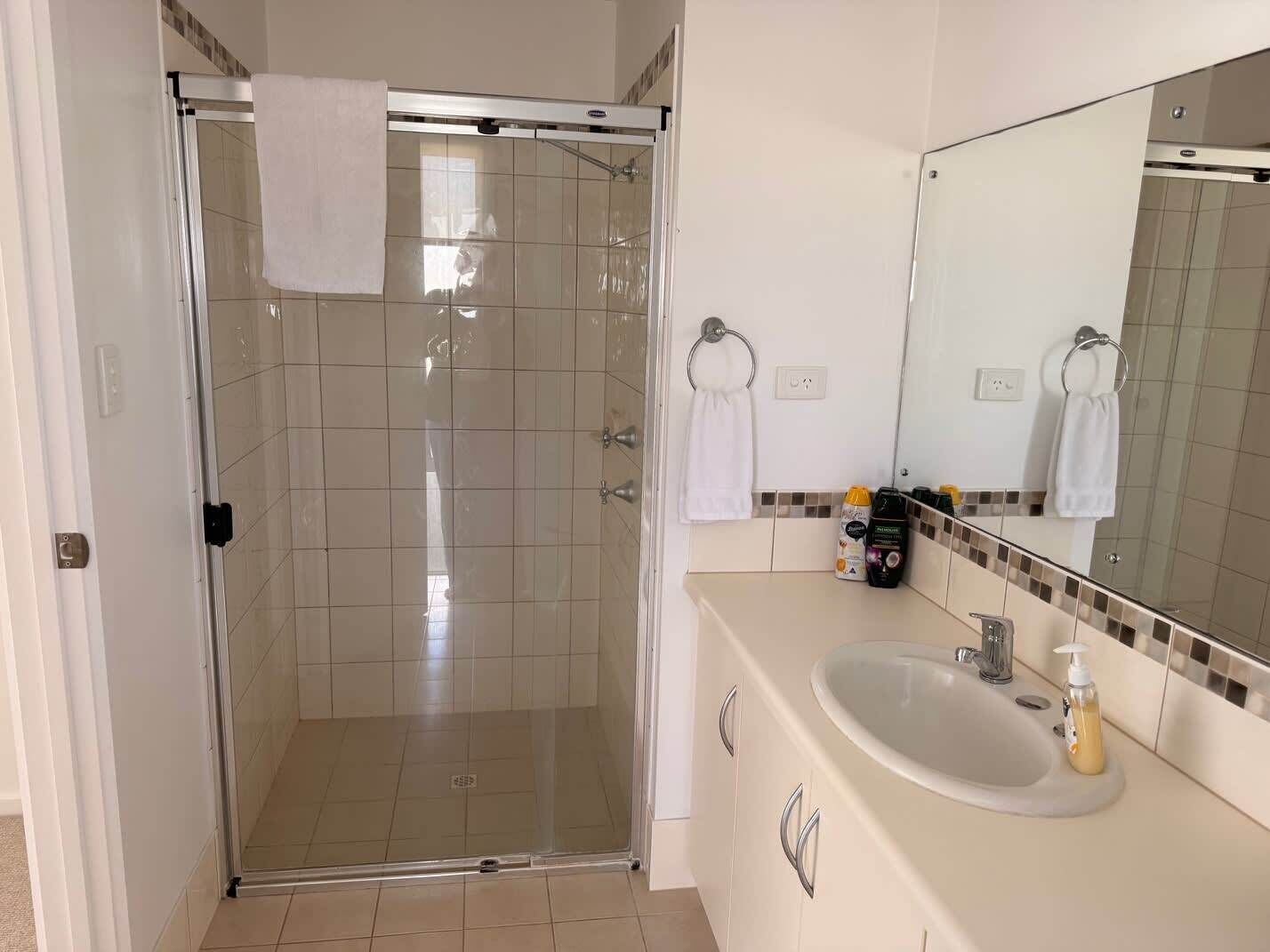 Shower, towels, shampoo