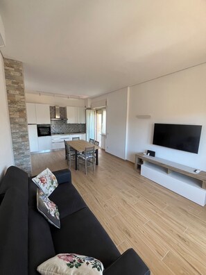 Living area - Fully Renovated Accomodation (Fiumicino)