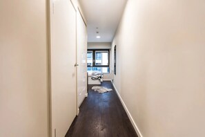 Rideaux occultants, fer et planche à repasser, Wi-Fi gratuit