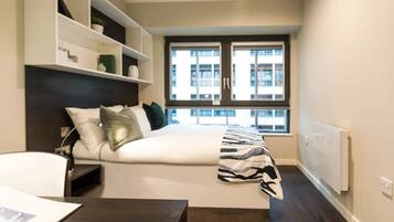 Double Room | Blackout drapes, iron/ironing board, free WiFi