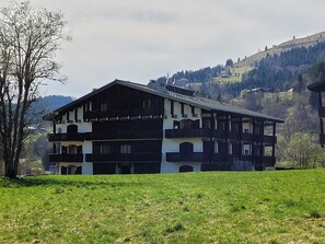 Exterior - Renovated penthouse for 6 with balcony and fireplace (Les Gets)