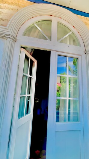 Exterior detail - Bed and Breakfast Near NAIA Airport Manila with Car Rental/Service (Parañaque)