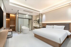 Bureau, espace de travail pour ordinateur portable, rideaux occultants