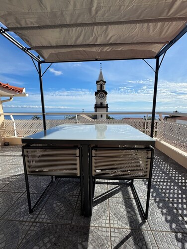 Family apartment in the heart of Arco da Calheta, 5 minutes from the beach.