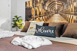 2 bedrooms, iron/ironing board, WiFi, bed sheets