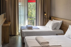 Chambre Standard | Literie de qualité, minibar, accès au Wi-Fi (inclus), literie fournie