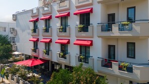 Front of property - 7 inn  (Konyaalti)