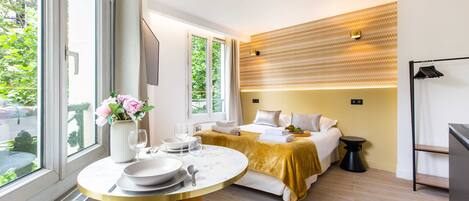 Studio Ville (13) | Coin séjour | Télévision de 60 pouces avec chaßnes par cùble