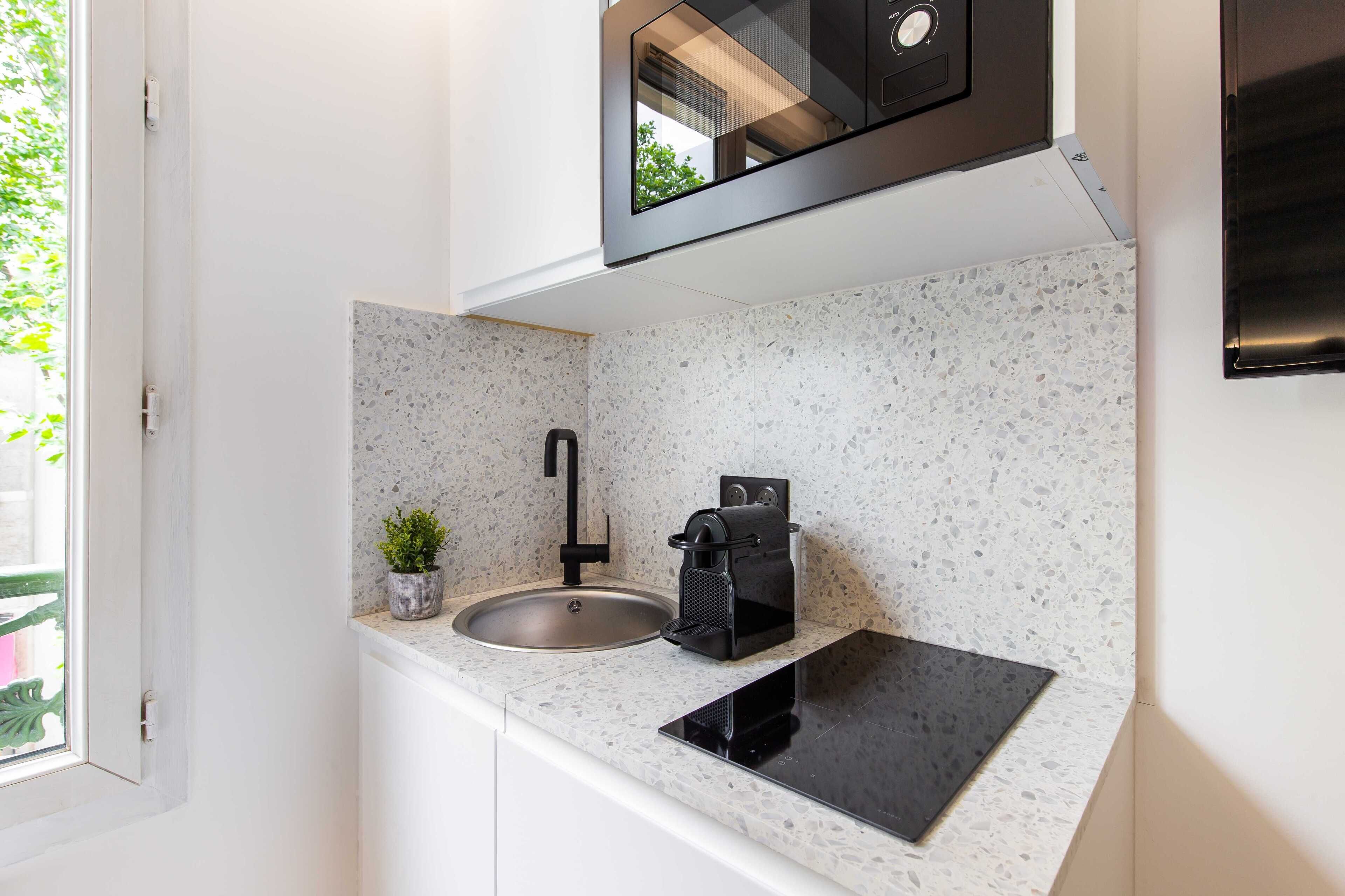 City-Studio | Eigene Küche | Kühlschrank, Mikrowelle, Herdplatte, Espressomaschine