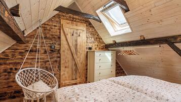 3 kamar tidur, setrika/meja setrika, Wi-Fi gratis, dan seprai linen