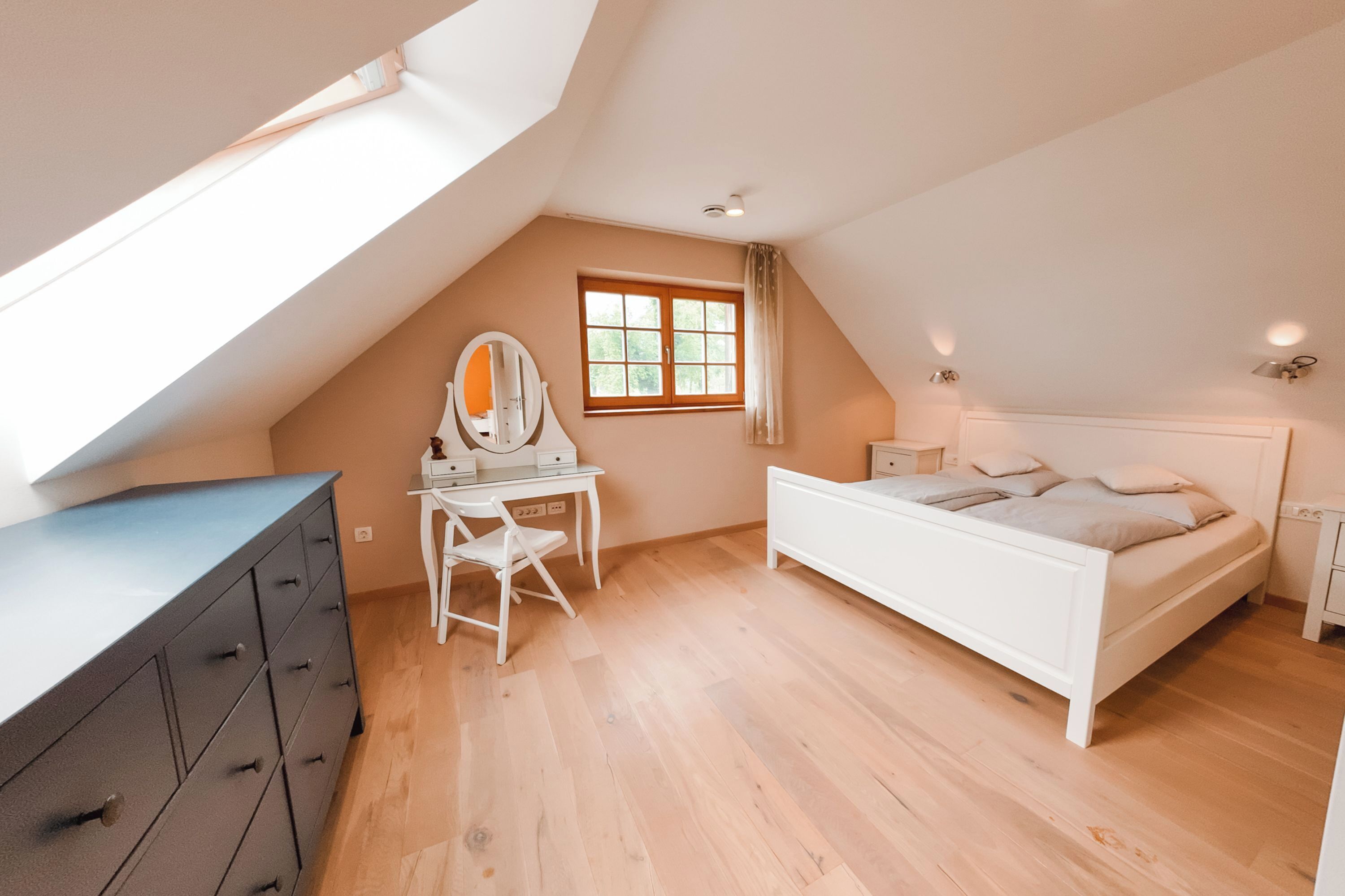 Familienchalet, Mehrere Schlafzimmer, 2 Bäder (Tailors House) | 3 Schlafzimmer, Bügeleisen/Bügelbrett, kostenloses WLAN, Bettwäsche