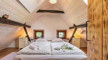 Family Chalet, Multiple Bedrooms, 2 Bathrooms (Mimi Cottage near Kolpa River) | 3 bedrooms, iron/ironing board, free WiFi, bed sheets