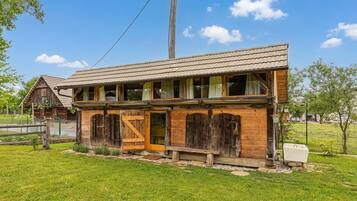 Family House, Multiple Bedrooms (The Old Barn near Kolpa River) | Exterior