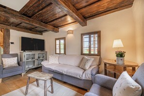 21-inch flat-screen TV with cable channels