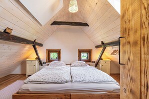 Nhà gỗ dành cho gia đình, 3 phòng ngủ, 2 phòng tắm (Mimi Cottage near Kolpa River) | 3 phòng ngủ, bàn ủi/dụng cụ ủi quần áo 