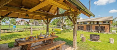 Family House, Multiple Bedrooms (The Old Barn near Kolpa River) | Outdoor dining