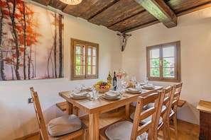 Chalet familiare, 3 camere da letto, 2 bagni (Mimi Cottage near Kolpa River) | Pasti