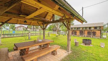 Tempat makan outdoor