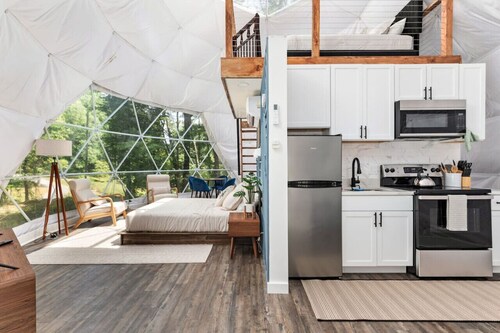 Zen Dome - Romantic Retreat + Wifi A/C + Hot Tub