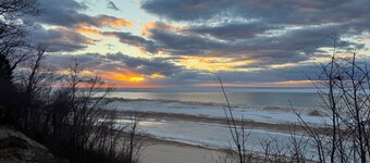 This house is a 2 bedroom(s), 1 bathrooms, located in Coloma, MI.