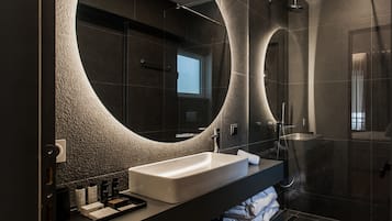 Apartment | 5 bedrooms, desk