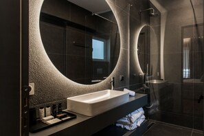 Apartment | 5 bedrooms - 2 Level Beachfront Luxury Apt. by the Olon (Glyfada)