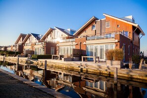 Mobile Home | View from property - Luxury Houseboat Getaway (Uitgeest)